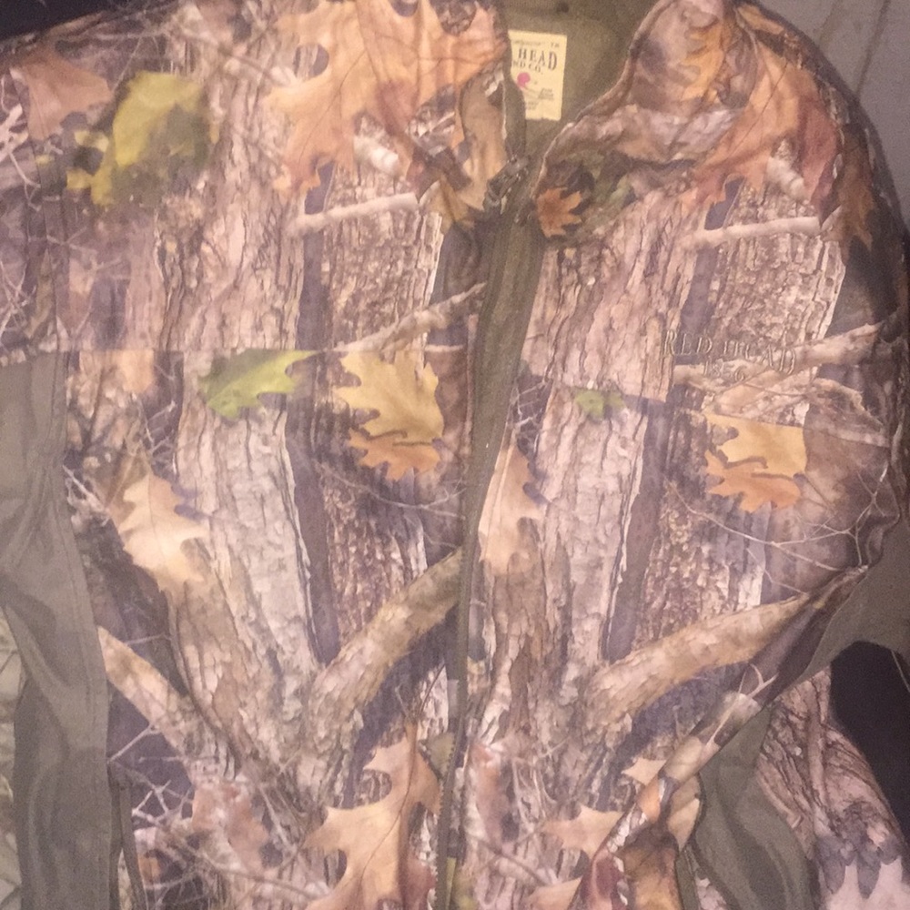 Men’s size large redhead brand camo hunting coat